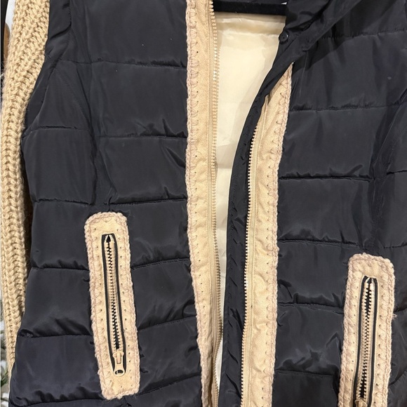 Women's Black Puffer Jacket with sweater detail on the arms size small - Picture 5 of 9